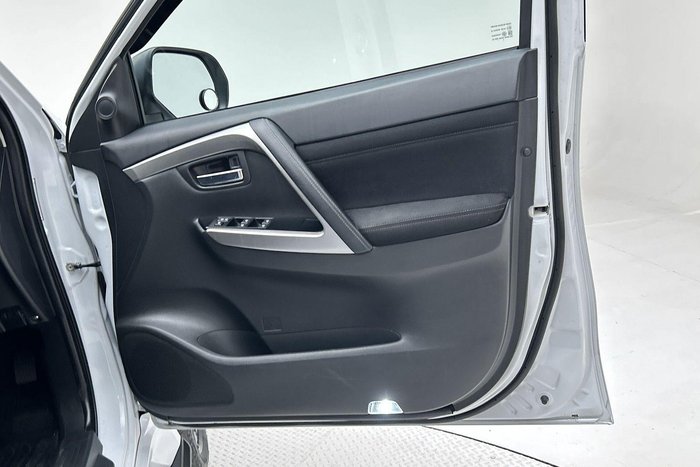 2021 Mitsubishi Pajero Sport GLS