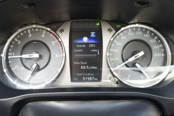 2022 Toyota Hilux SR