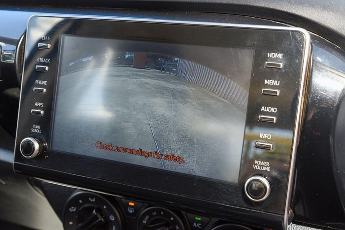 2022 Toyota Hilux SR