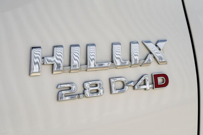 2022 Toyota Hilux SR