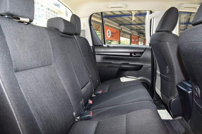 2022 Toyota Hilux SR