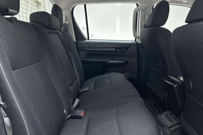 2022 Toyota Hilux SR