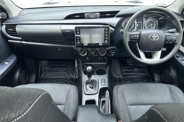 2022 Toyota Hilux SR