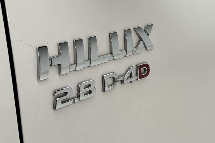 2022 Toyota Hilux SR