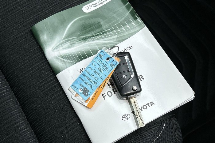 2022 Toyota Hilux SR