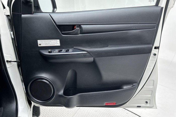 2022 Toyota Hilux SR