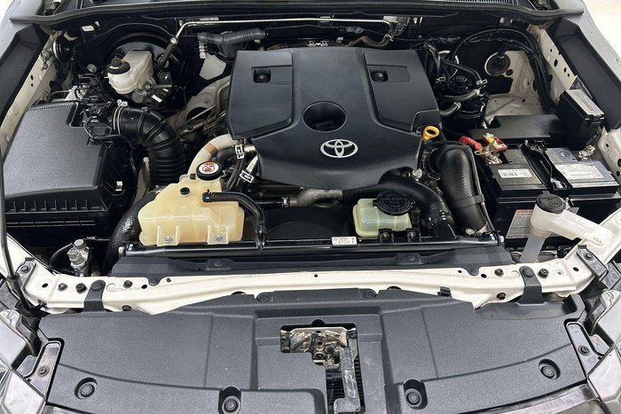 2022 Toyota Hilux SR