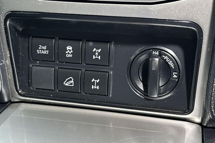 2022 Toyota Landcruiser Prado VX