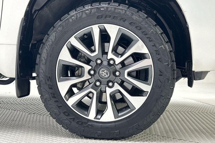 2022 Toyota Landcruiser Prado VX