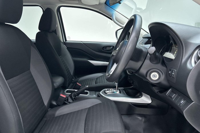 2021 Nissan Navara SL