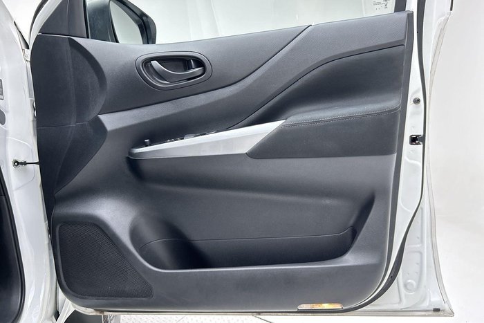 2021 Nissan Navara SL