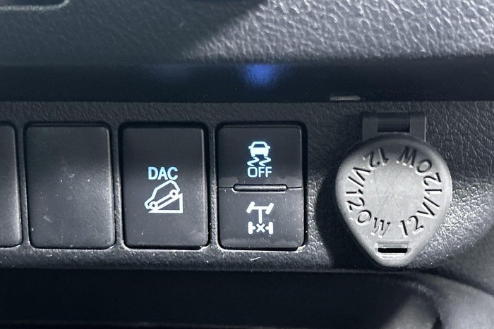 2022 Toyota Hilux SR