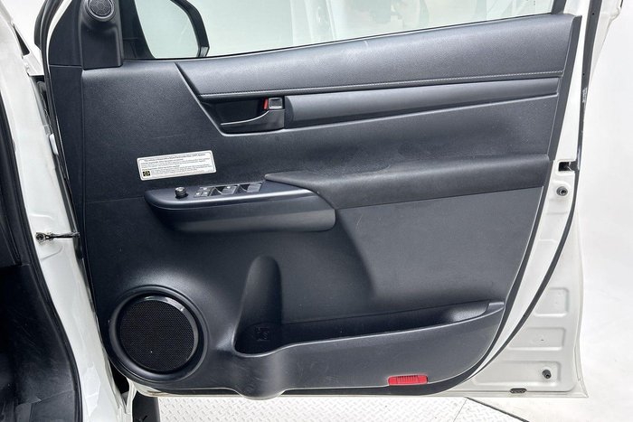 2022 Toyota Hilux SR