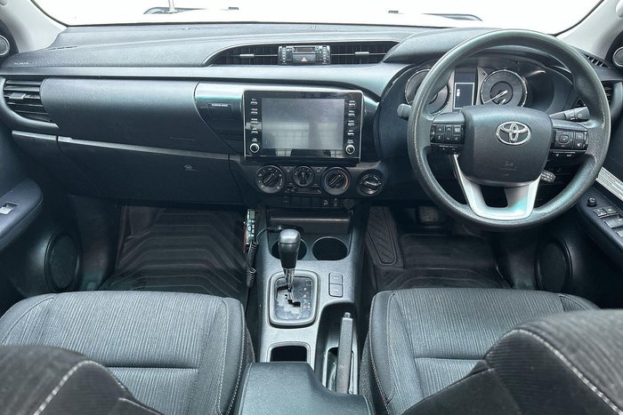 2022 Toyota Hilux SR