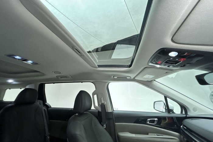 2024 Kia Carnival GT-Line HEV