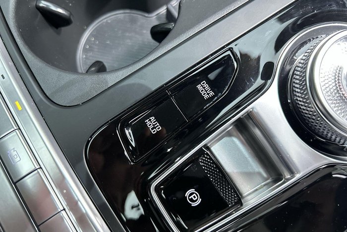 2024 Kia Carnival GT-Line HEV