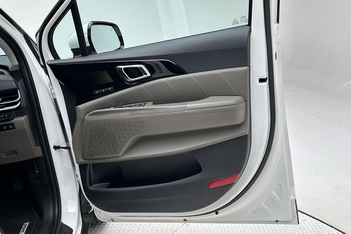 2024 Kia Carnival GT-Line HEV