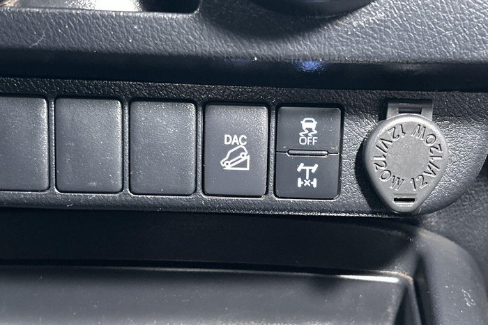 2022 Toyota Hilux SR