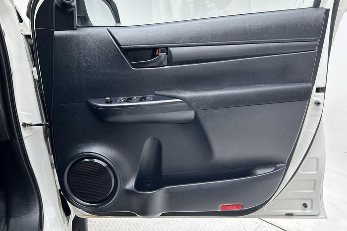 2022 Toyota Hilux SR