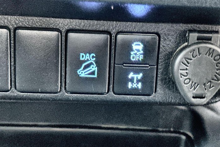 2022 Toyota Hilux SR