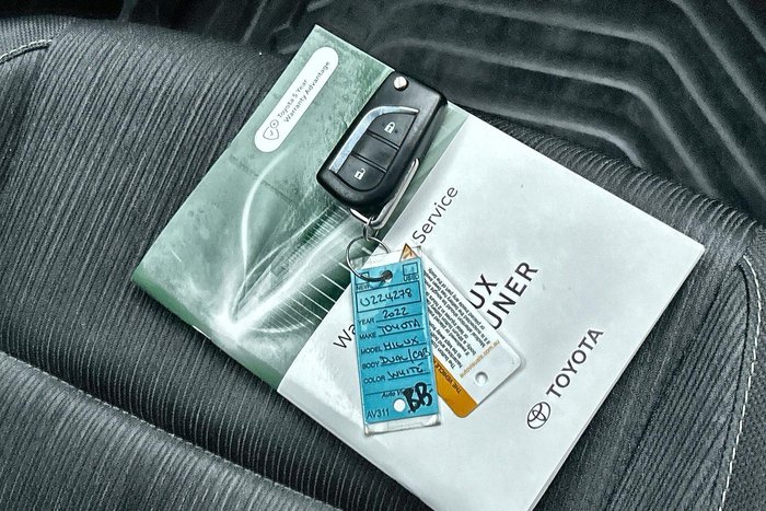 2022 Toyota Hilux SR