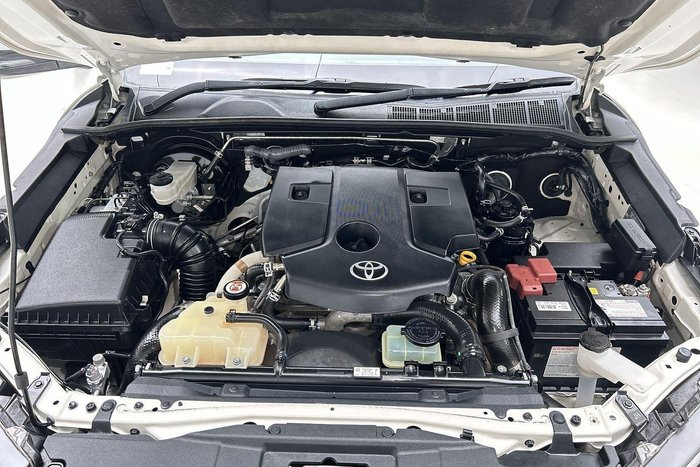 2022 Toyota Hilux SR