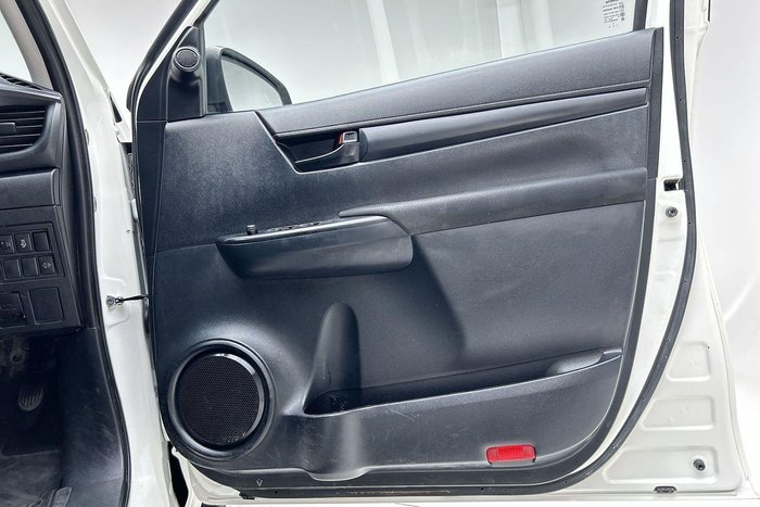 2022 Toyota Hilux SR