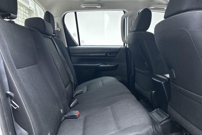 2022 Toyota Hilux SR