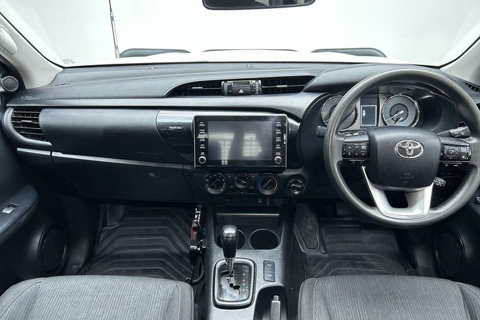 2022 Toyota Hilux SR