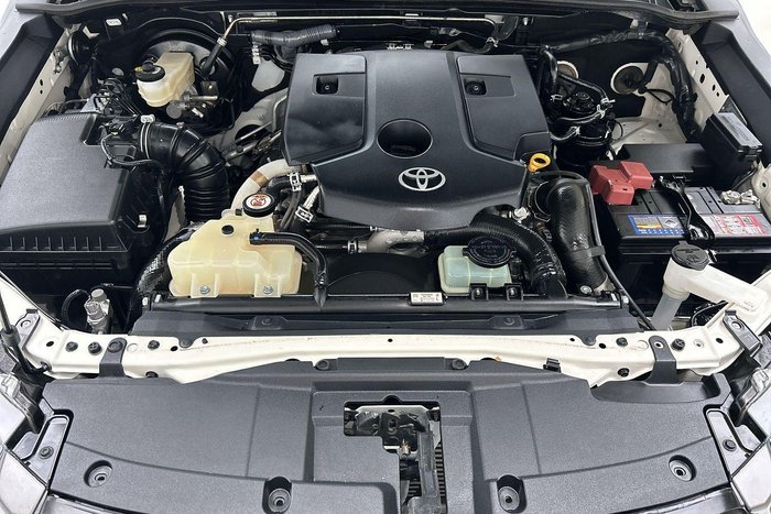 2022 Toyota Hilux SR