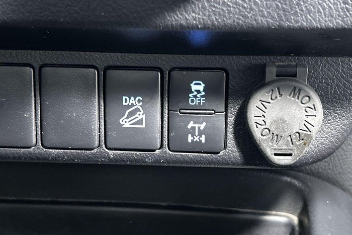 2022 Toyota Hilux SR