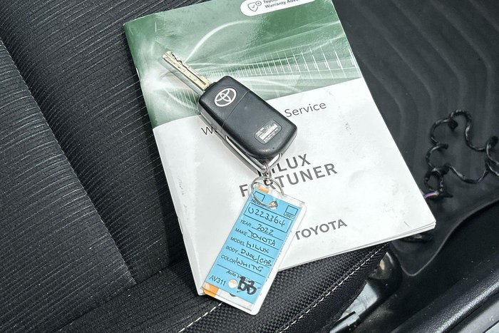 2022 Toyota Hilux SR