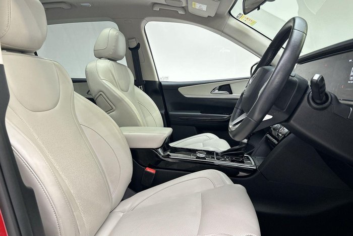 2023 Mahindra XUV700 AX7L