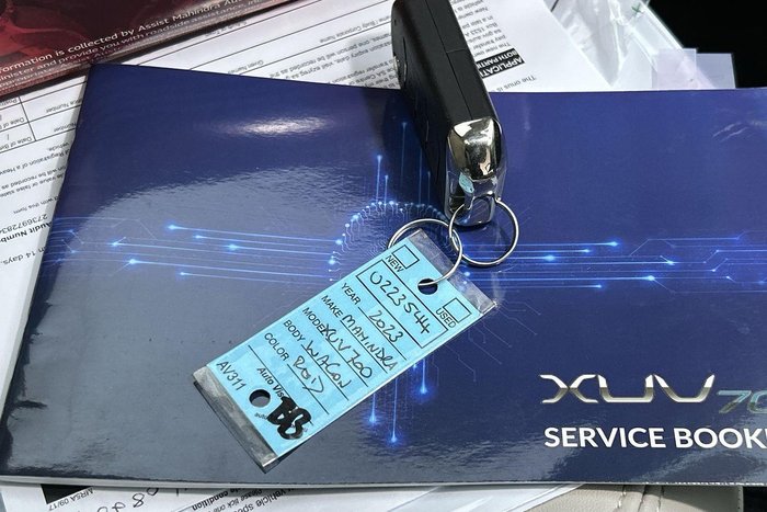 2023 Mahindra XUV700 AX7L