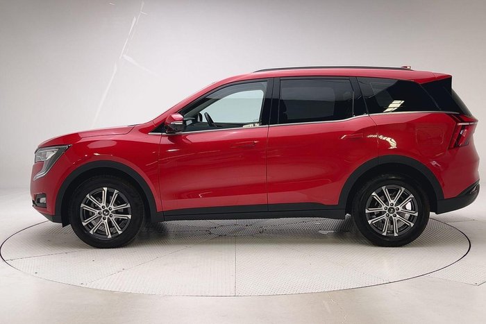 2023 Mahindra XUV700 AX7L