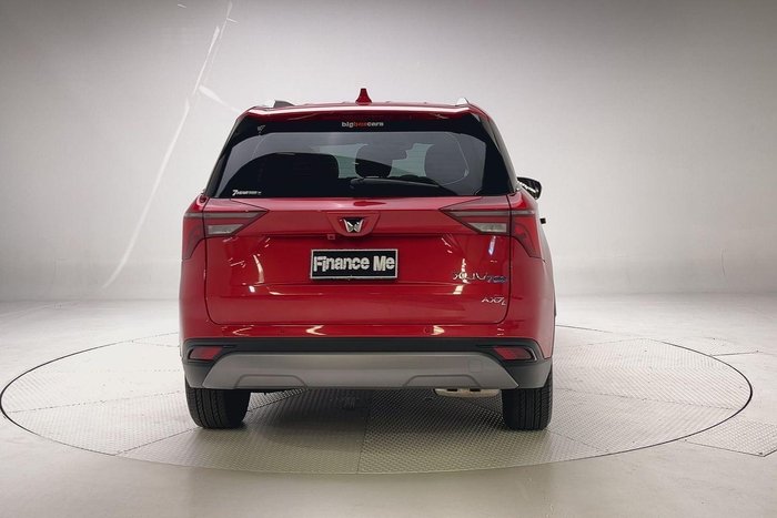 2023 Mahindra XUV700 AX7L