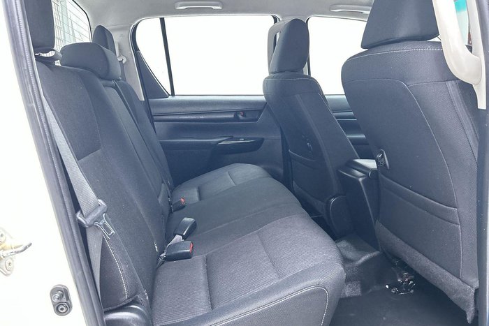 2022 Toyota Hilux SR