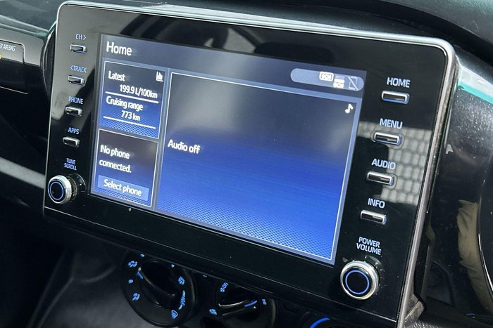 2022 Toyota Hilux SR