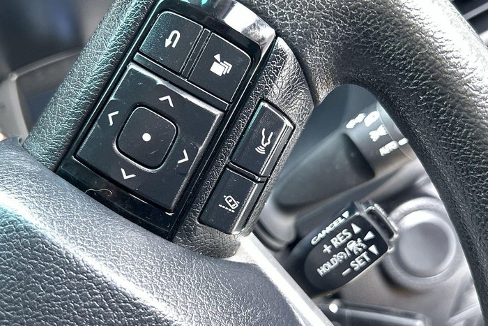 2022 Toyota Hilux SR