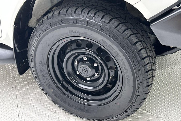 2022 Toyota Hilux SR