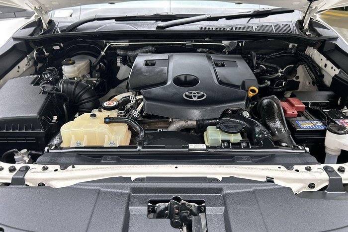 2022 Toyota Hilux SR