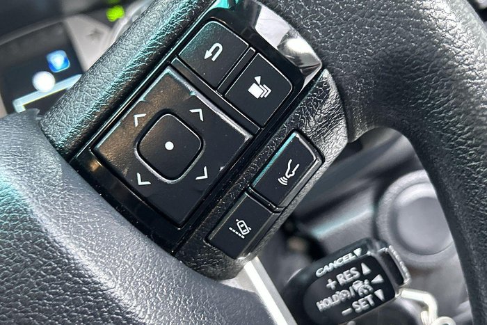 2022 Toyota Hilux SR