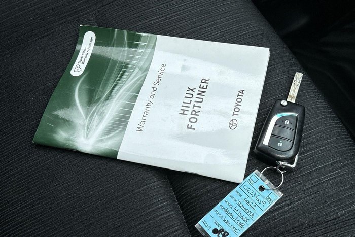 2022 Toyota Hilux SR