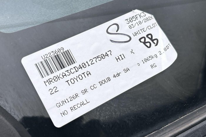 2022 Toyota Hilux SR