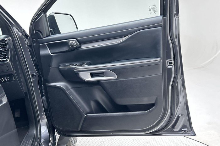 2024 Ford Everest Platinum