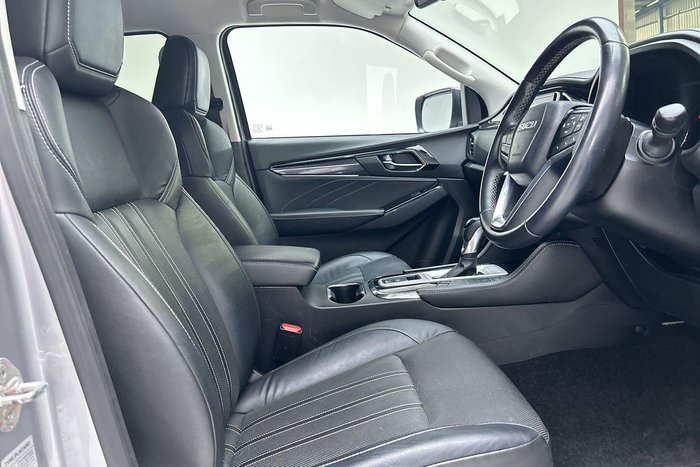 2022 Isuzu MU-X LS-T