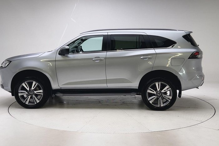 2022 Isuzu MU-X LS-T