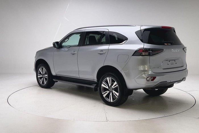 2022 Isuzu MU-X LS-T
