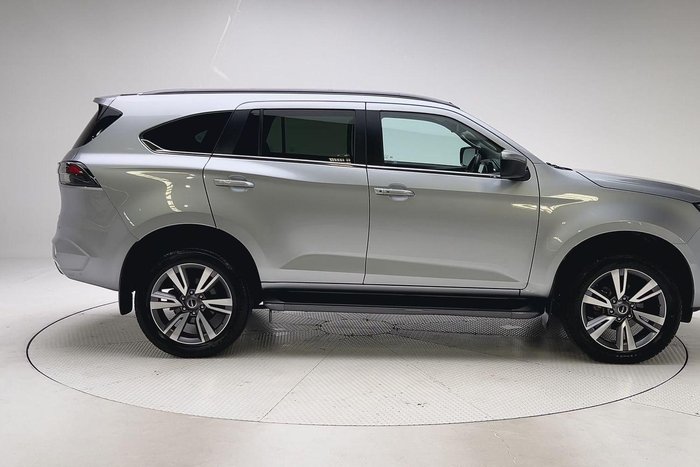 2022 Isuzu MU-X LS-T