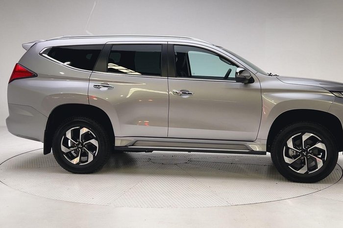 2024 Mitsubishi Pajero Sport GLS